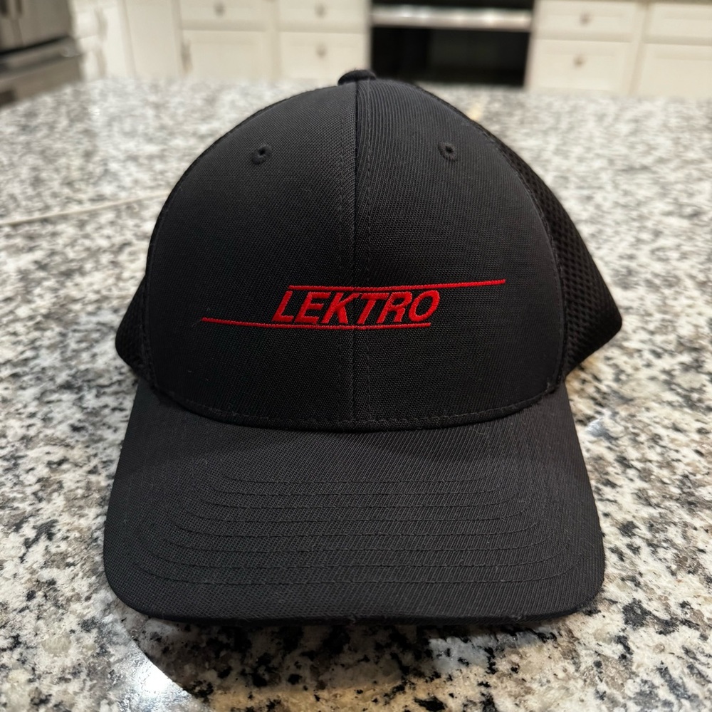 Flexfit Unipanel Black Cap